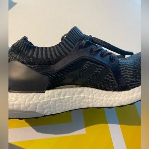 Black Adidas Ultra Boosts